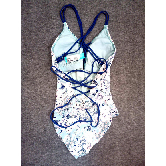 NWT Ambrielle Women Size S One Piece Swimsuit Silver Metallic Floral Peacock - Picture 5 of 6